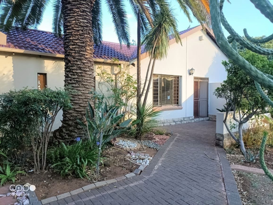 4 Bedroom Property for Sale in Langenhovenpark Free State